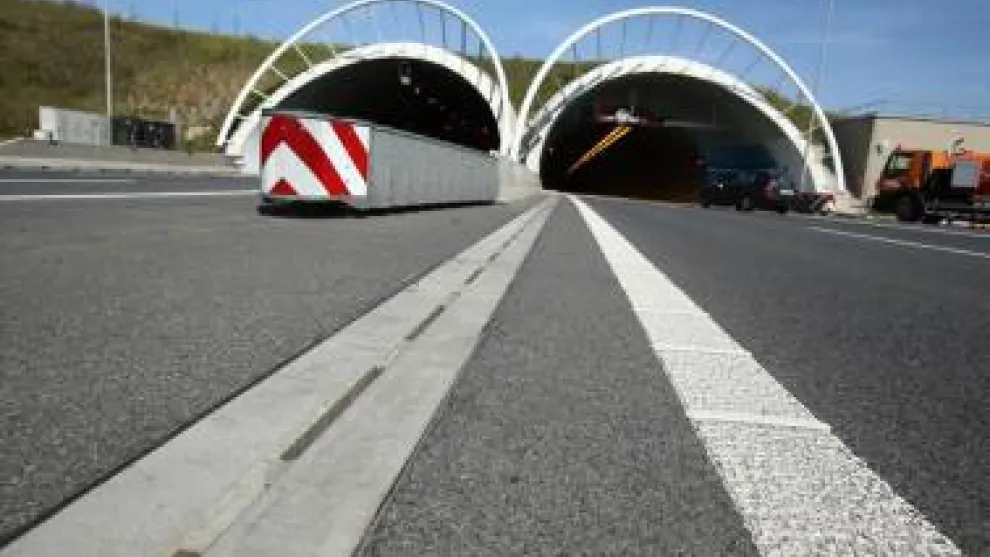 štěrbinové trouby