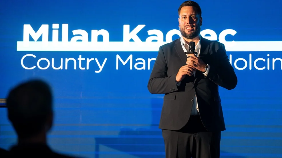 Milan Kadlec, Country Manager Holcim, při projevu na slavnostním otevření nové linky na kalcinované jíly v Čížkovicích